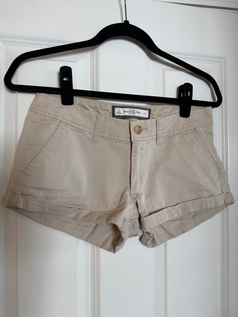 Abercrombie & Fitch Women's Khaki Roll-Cuff Shorts Size 0/ Waist 25